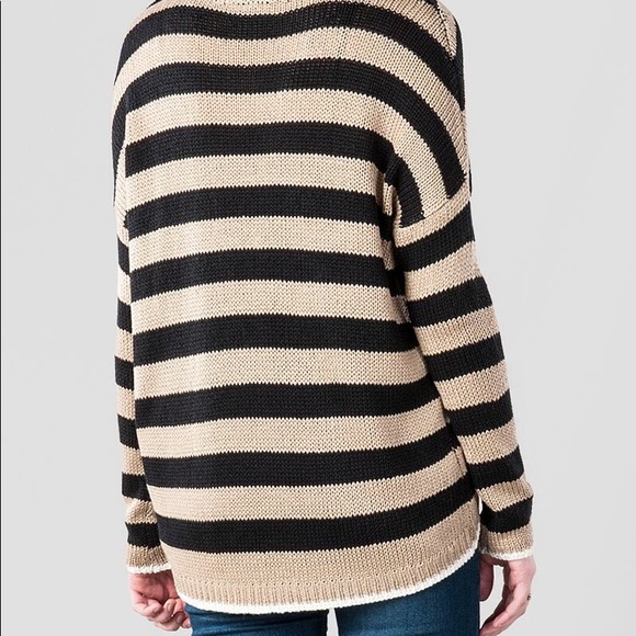 Francesca’s - Quinn Hi-Lo Striped Knit Sweater - Picture 4 of 5